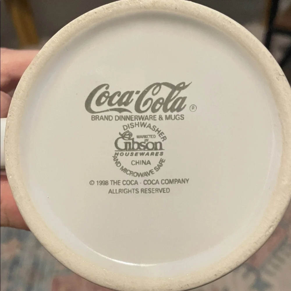 Vintage Coca-Cola Mug with Polar Bears and Blue Sky - Picture 4 of 4